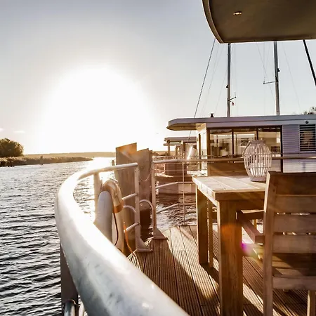 Baltic Sea Views & Cozy Comfort * 페네뮌데