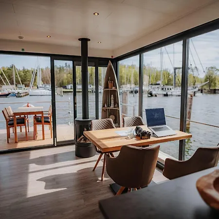 Bådhotel Hausboot In