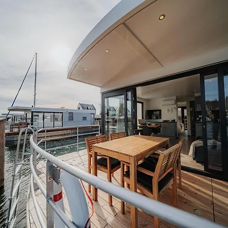 Hausboot In