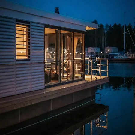 Hausboot In *